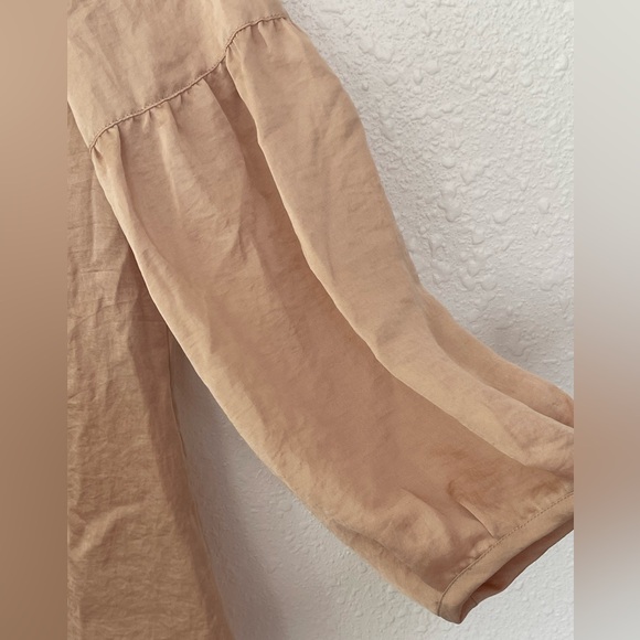 Talbots petite size 2 Champagne crinkle top long blouse - Picture 4 of 6